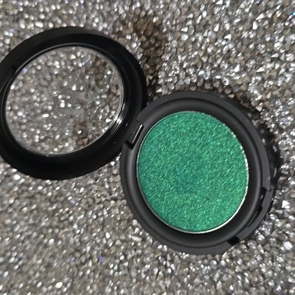 🧚♀️IGGY Kat Von D DISCONTINUED Metal Crush Eyeshadow NWOBox - Picture 5 of 6